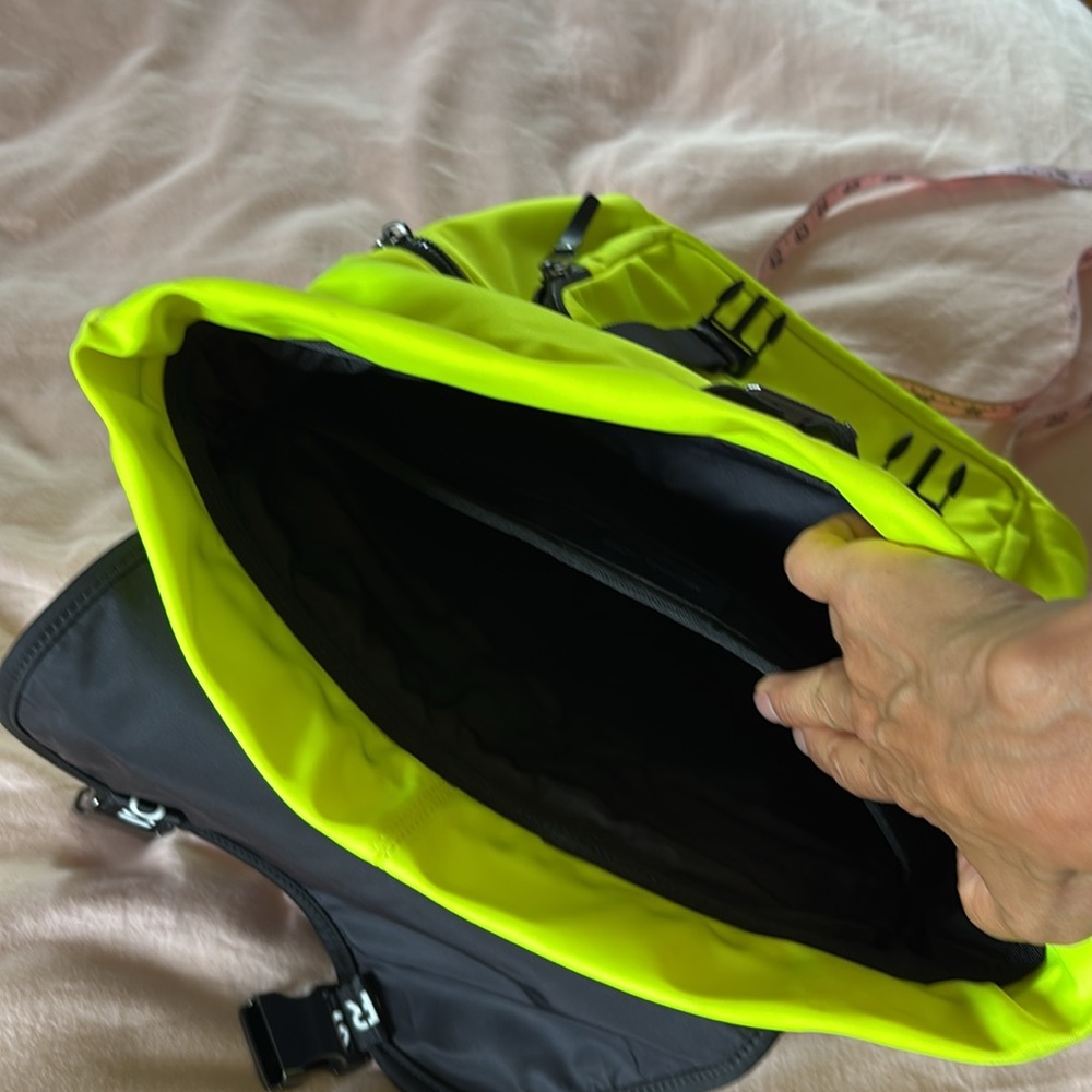 Michael Kors neon yellow backpack - Picture 7 of 15